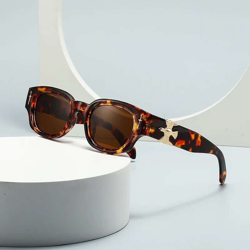 Óculos de Sol Malvern UV400 [LEVE 2 POR R$ 167,00]